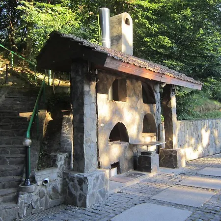 квелле Отель *