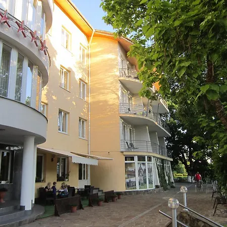 квелле Отель Поляна