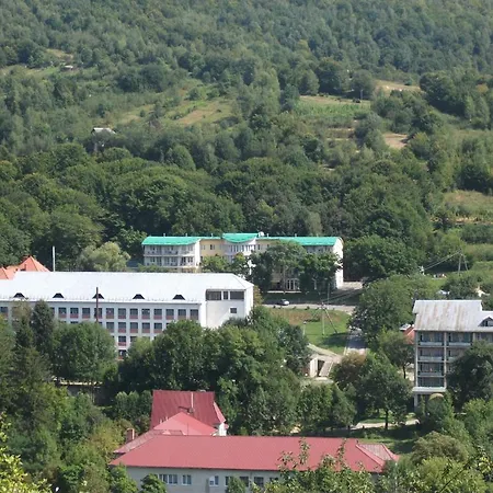 квелле Отель Поляна